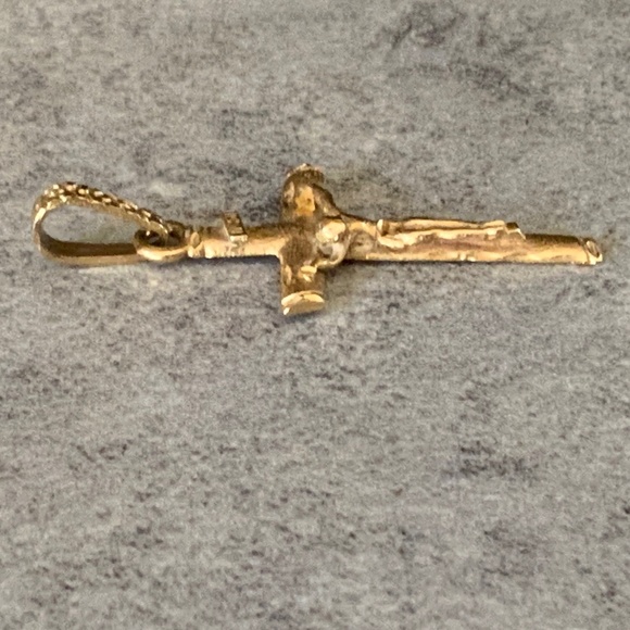 14K Gold Crucifix Pendant - Picture 3 of 8